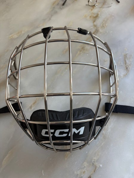 Small Men's CCM Chrome Cage (Used)