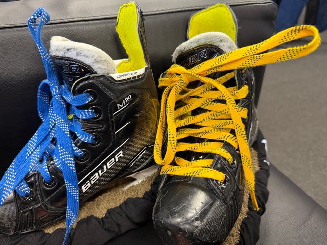 2022 Bauer Supreme M5 Pro Hockey Skates Regular Width 11.5 (Used)