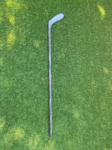 Senior Bauer Nexus Tracer Right Handed Hockey Stick P28 65 Flex (Used)