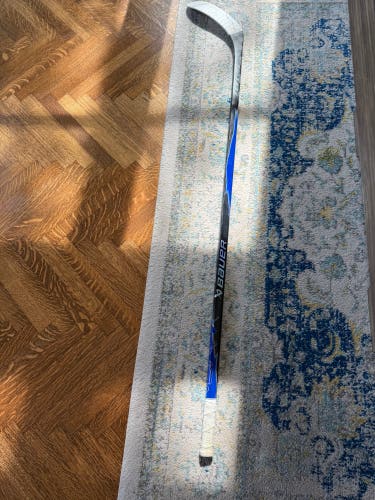 Senior Bauer Vapor Flylite Right Handed Hockey Stick P28 70 Flex Pro Stock (Used)