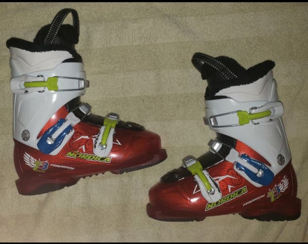 YOUTH 5.5/23.5 SKI BOOTS NORDICA FIRE ARROW TEAM 3 Ski Boots *USED* WASHED/CLEANED 275mm