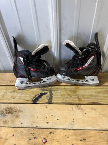 2015 CCM JetSpeed 250 Hockey Skates Regular Width 8 (Used)