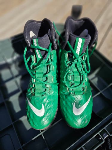 Men's Size M 8.5 Nike Cleats (Used)