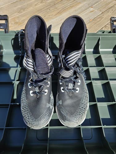 Men's Under Armour Football Cleats (Like New)