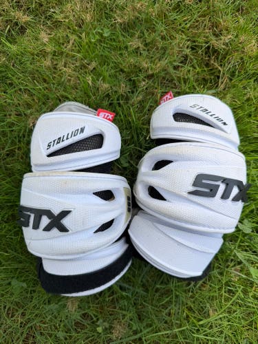 Large STX Stallion 900 Arm Pads
