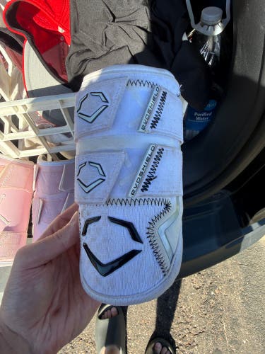 White Senior EvoShield Elbow Guard Elbow Protection (Used)