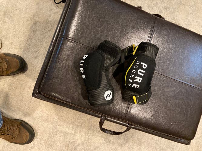 Youth Medium Pure Hockey Elbow Pads (Used)