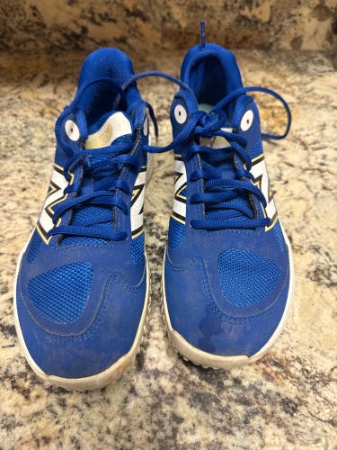 Blue Women's Size M 6.5 (W 7.5) New Balance Turf Cleats (Used)