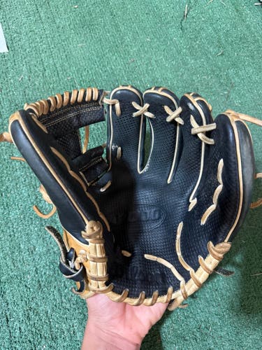 2024 Wilson A2000 1787 Spin Control RH Infield Baseball Glove 11.75" (Used)