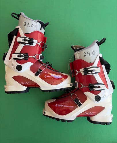 Mondo 24 & 24.5 Black Diamond Slant Ski Boots (Used)
