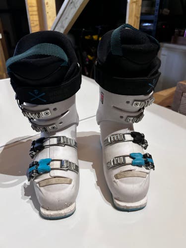 Mondo 21 & 21.5 HEAD Raptor 60 Jr Ski Boots (Used)