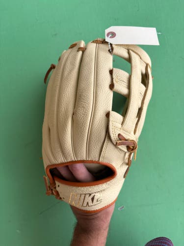 Brown Nike Vapor Elite RH Outfield Baseball Glove 12.75"