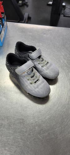 Used Dsg Soccer Cleats Grey Youth 10.0 11497-S000162556