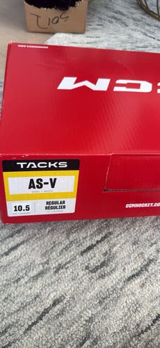 BRAND NEW Black/Yellow CCM AS-V Pro Hockey Skates Regular Width 10.5 (New)