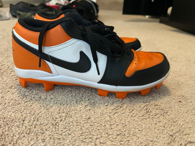 Men's Size M 11.0 (W 12.0) Adult Nike Molded Cleats Cleats (Used)