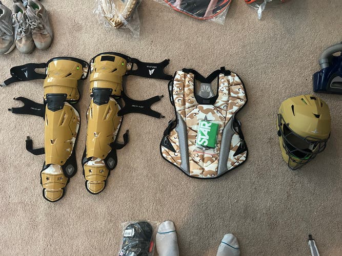 Camo All Star Catcher's Set (Used)