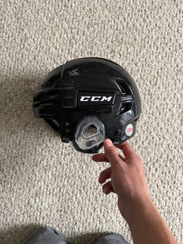 Medium CCM Tacks 910 Helmet (Only used ONCE, amazing condition)