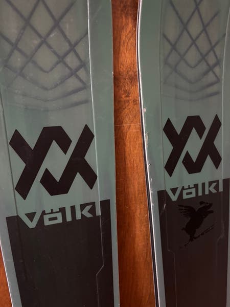Volkl Mantra 102 177cm with Adjustable Salomon Strive 13 Bindings