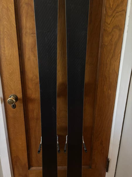 Volkl Mantra 102 177cm with Adjustable Salomon Strive 13 Bindings