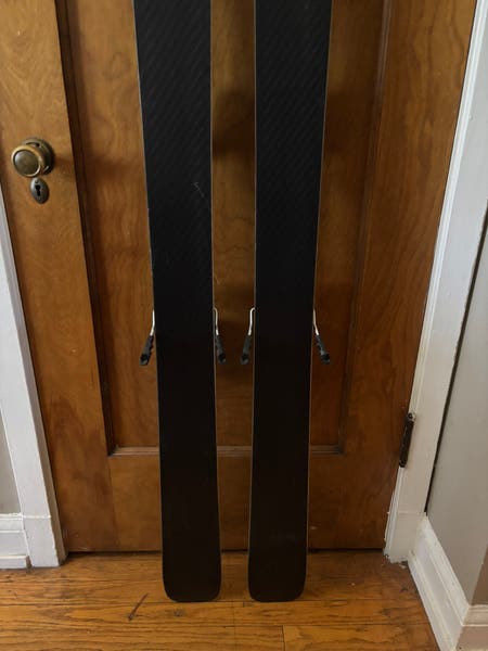 Volkl Mantra 102 177cm with Adjustable Salomon Strive 13 Bindings