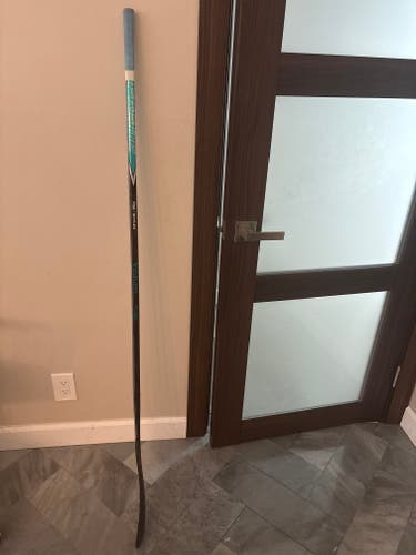 Junior Bauer fuse Left Hand Hockey Stick P92 50 Flex (Used)