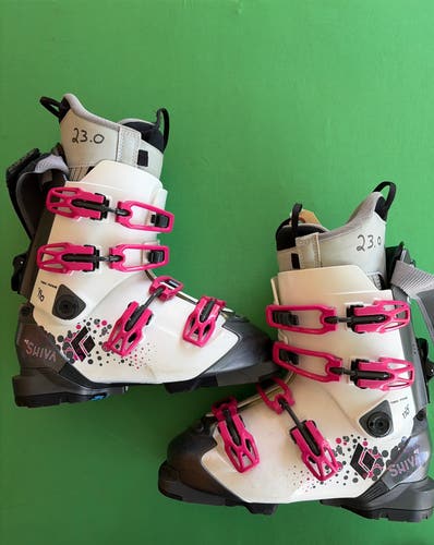 Black Diamond Shiva 110 Ski Boots | Mondo 24 & 24.5