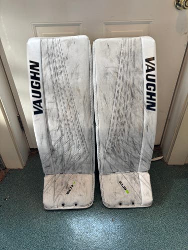 34" +2 Vaughn Ventus SLR2 Pro Carbon Goalie Leg Pads (Used)
