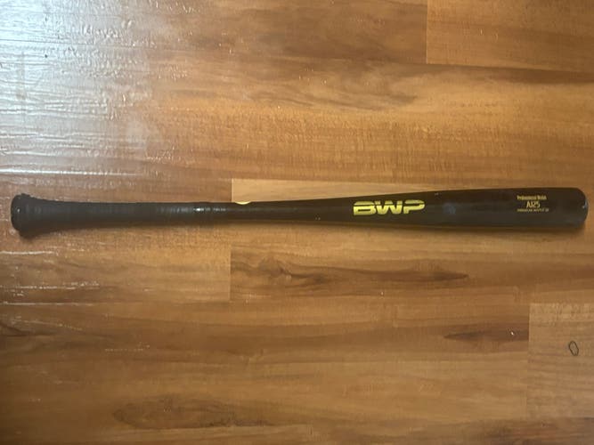 BWP AJ25 Hard Maple Bat 29 oz 32" Used (Barely used)