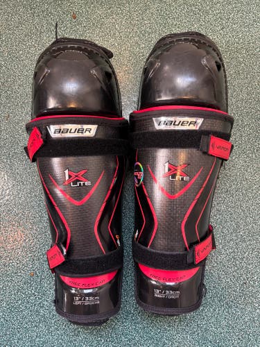 Intermediate Bauer Vapor 1X Lite 13" Shin Pads (Used)