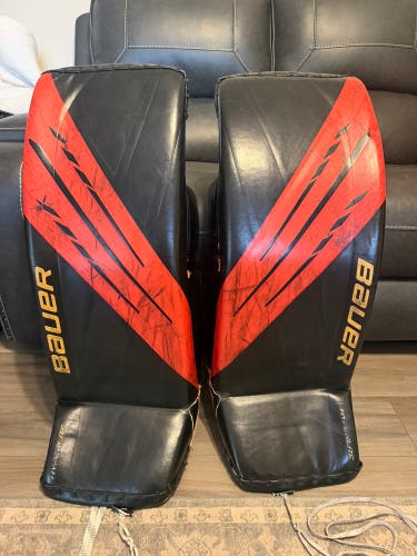 Medium Bauer Hyperlite Goalie Leg Pads (Used)