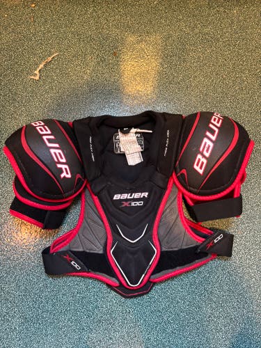 Men's Small / Medium Junior Bauer Vapor X Shoulder Pads (Used)