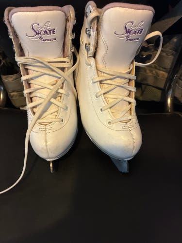 Used Soft Skate By Jackson Figure Skates
