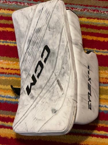CCM EFlex 6.9 Full Right Blocker (Used)