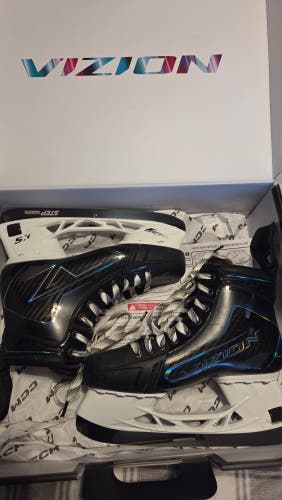 Black 2026 CCM Vizion Hockey Skates Regular Width 6 (Used)