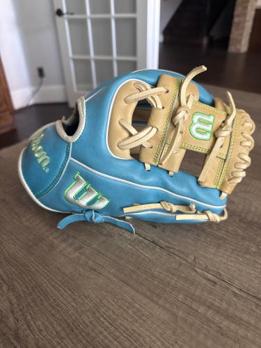 Wilson A2000 PF11 RH Baseball Glove 11" (Used)