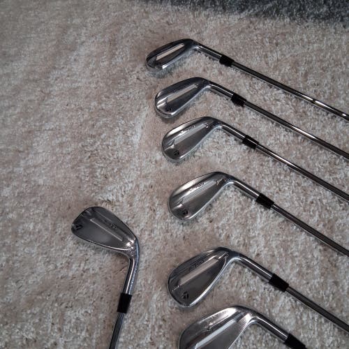 Men's TaylorMade P790 2025 Right Handed Iron Set Stiff Flex (4 Clubs) #7 - #9, PW (New)