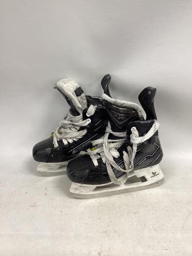 Used Bauer SUPREME M5 PRO Junior Hockey Skate Junior 03.5 11851-S000054127