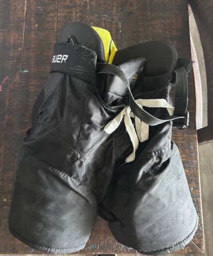Youth Medium Bauer Supreme 2S Pro Hockey Pants (Used)