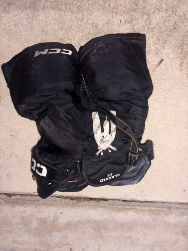 Men's Senior Small CCM Tacks Classic SE 88 Hockey Pants (Used) - tailbone protection