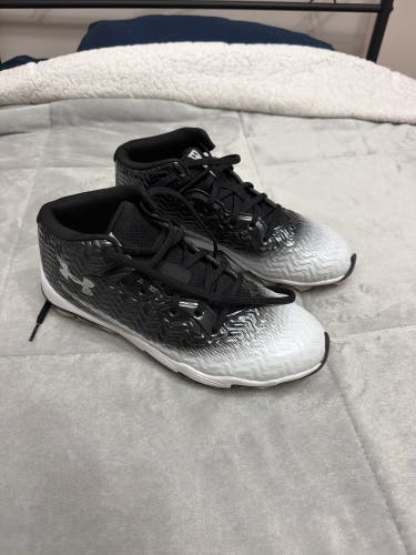 Men's 6Y (Big Kids / Youth) Under Armour Hammer Mid Top Molded Cleats (Used)