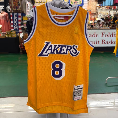 Los Angeles Lakers Kobe Bryant #8 Throwback NBA Jersey Youth Medium Boys Jersey (New)