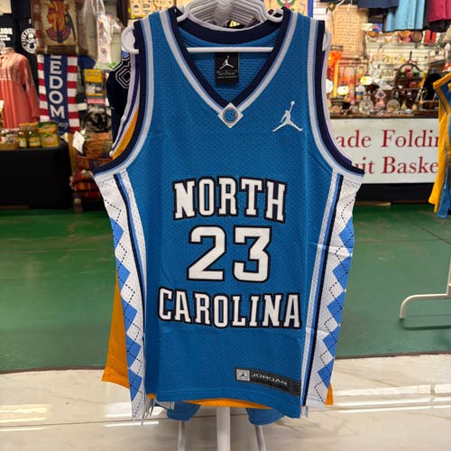 North Carolina Michael Jordan #23 Throwback Jersey Blue Medium Kids Unisex Jersey (New)