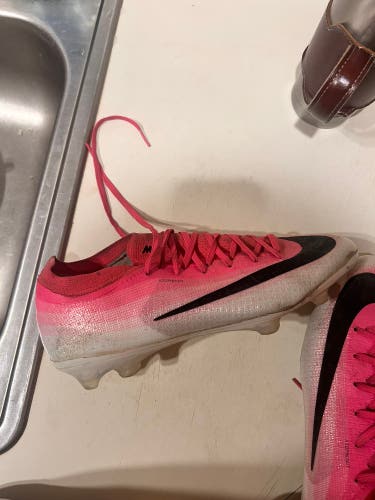 Pink Men's Size M 11.0 (W 12.0) Nike Mercurial Vapor 16 Elite Cleats (Used)