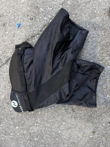 Youth Large Pure Hockey Hockey Pants (Used)
