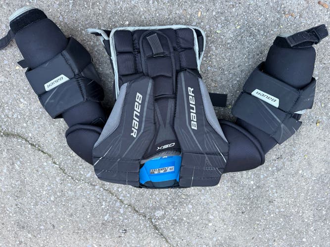 Small Bauer GSX Goalie Chest Protector (Used)