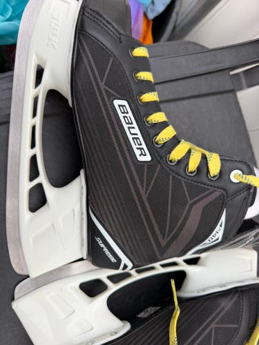 2016 Bauer Supreme S140 Hockey Skates 10 (Used)
