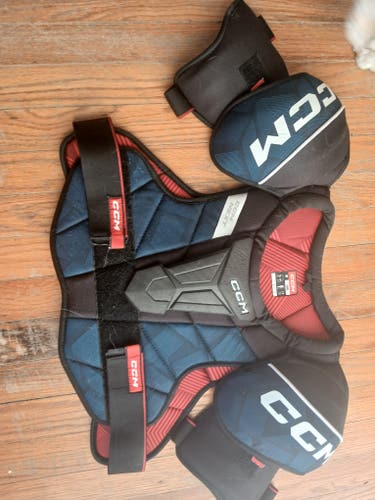 Men's Large Senior CCM Next Shoulder Pads (Used)