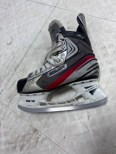 Black/Gray 2011 Bauer Vapor Hockey Skates Regular Width Size 6 (Used)