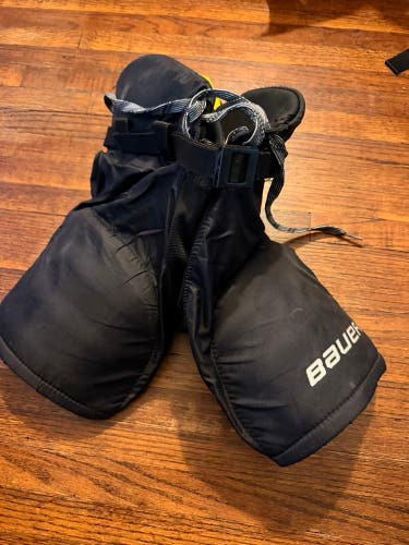 Youth Small Bauer Supreme S170 Hockey Pants (Used)