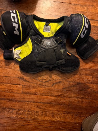 Medium Youth CCM XF Pro Shoulder Pads (Used)